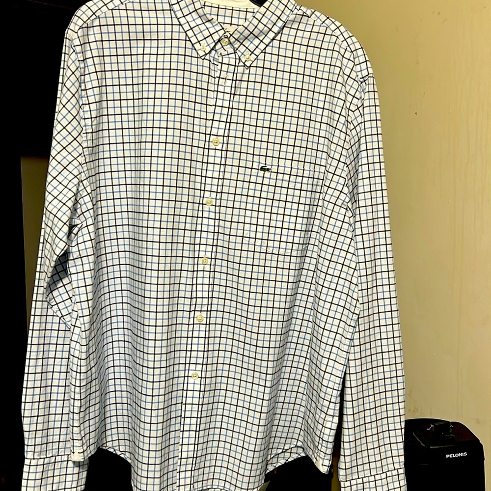 Lacoste button up gently used in very good condition
